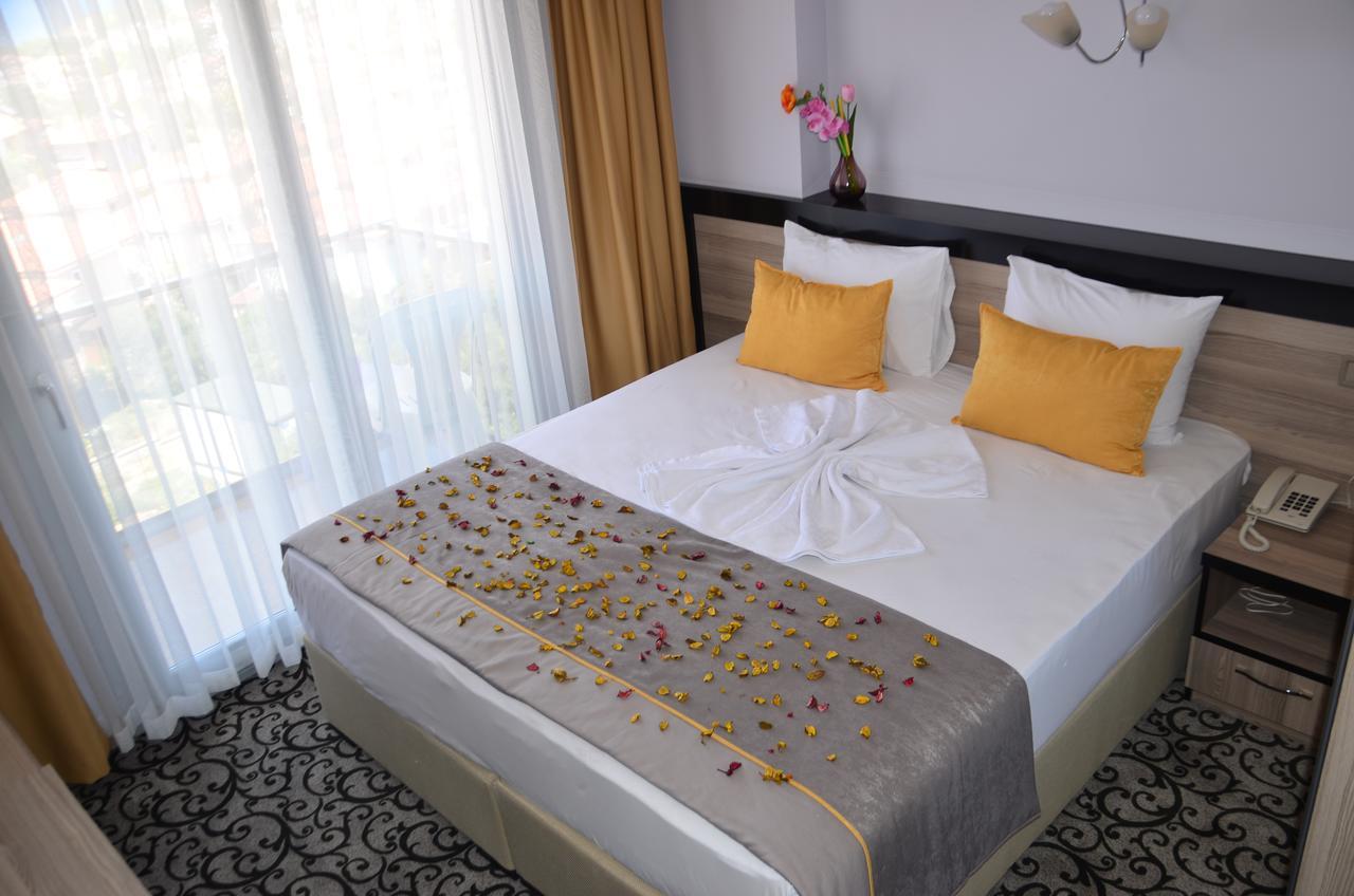Elisa Hotel Ayvalik Bilik gambar